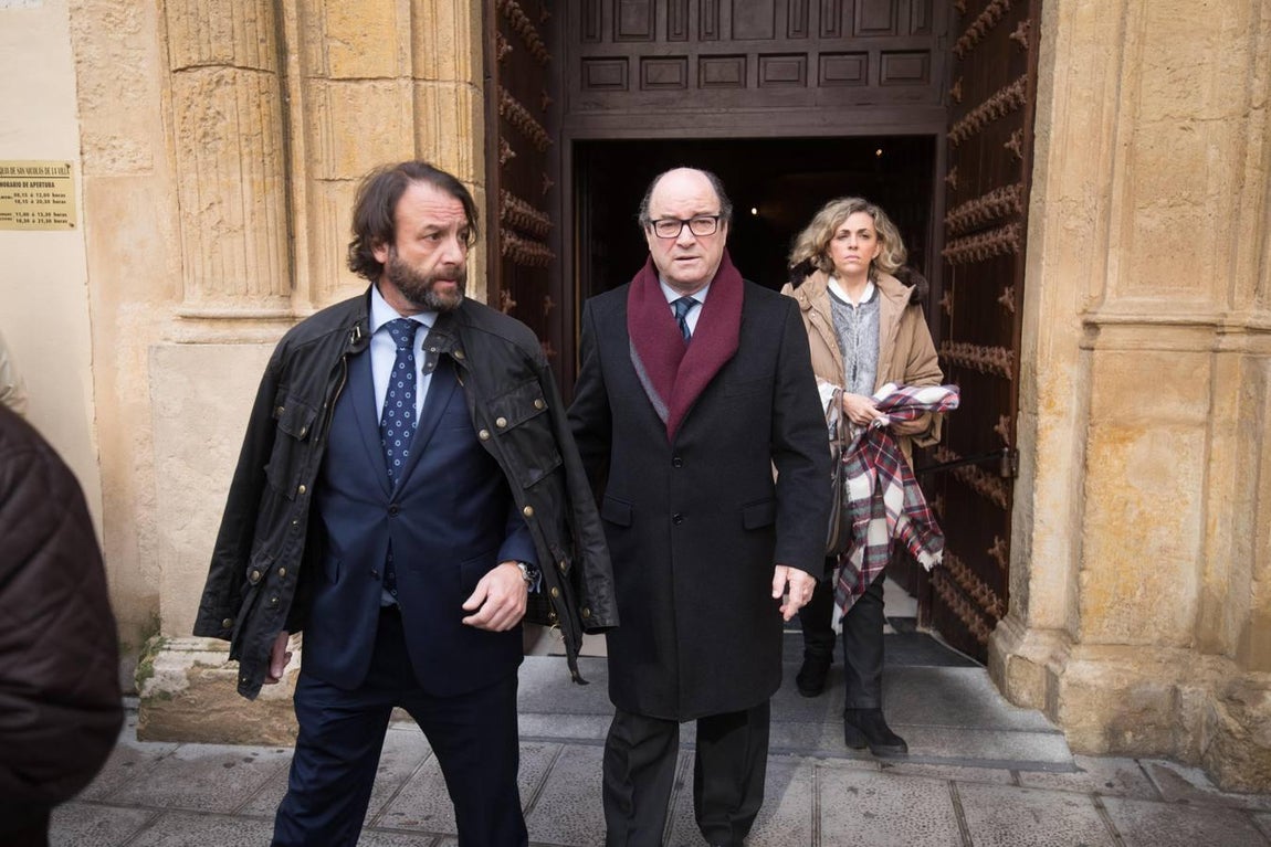 El funeral de Pepe el de El Caballo Rojo, en imágenes