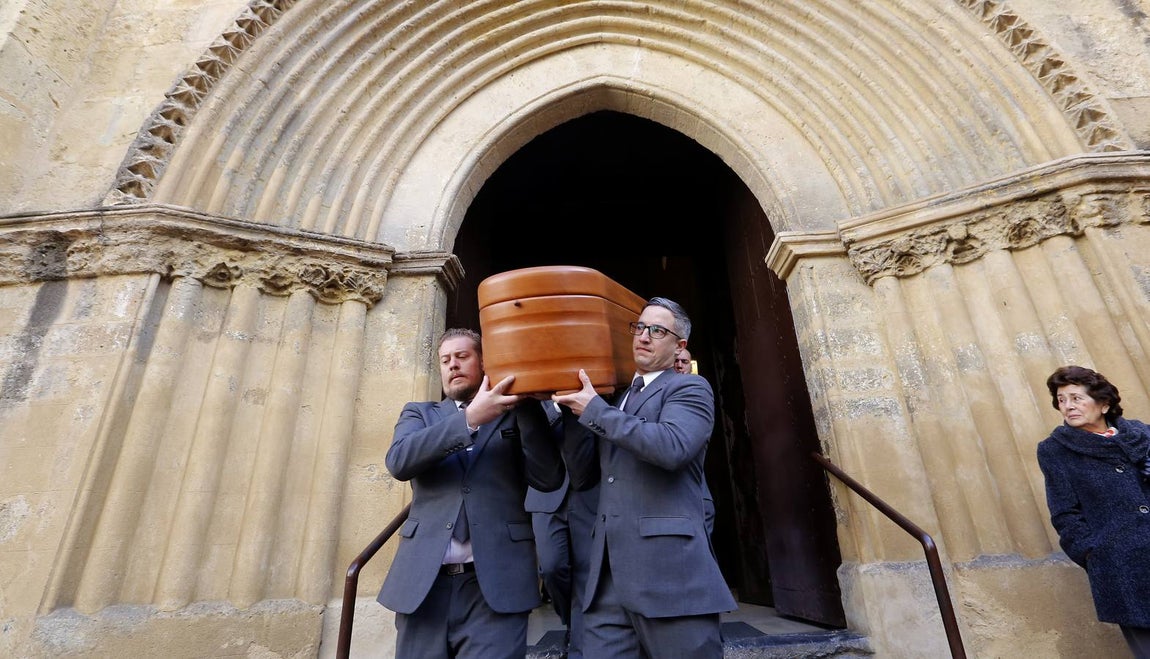 El funeral de Pablo García Baena en San Miguel, en imágenes