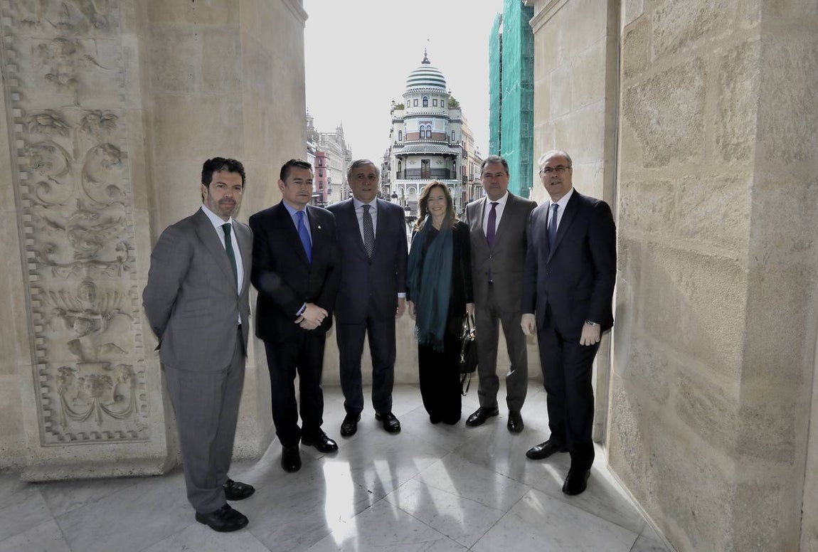 Entrega del premio Jiménez-Becerril a Antonio Tajani