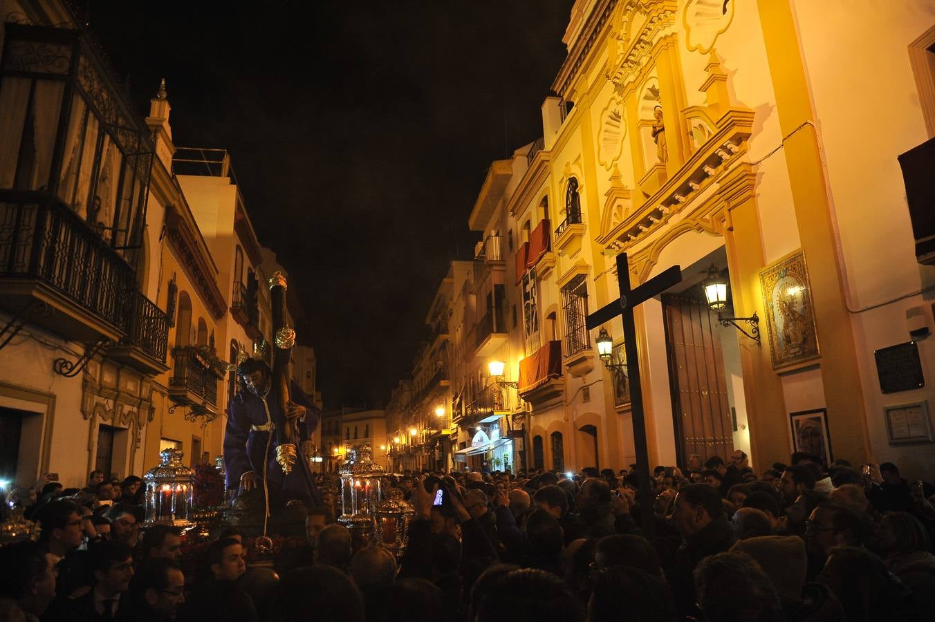 Fotogalería: Via crucis del Cristo de las Tres Caídas de Triana