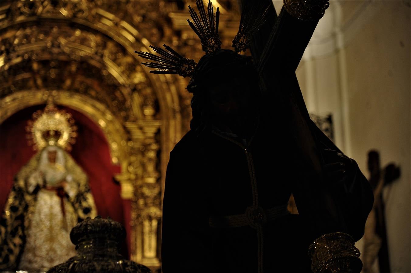 Fotogalería: Via crucis del Cristo de las Tres Caídas de Triana