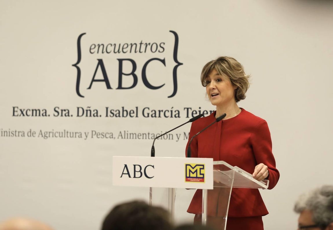 La ministra de Agricultura, en la Casa de ABC