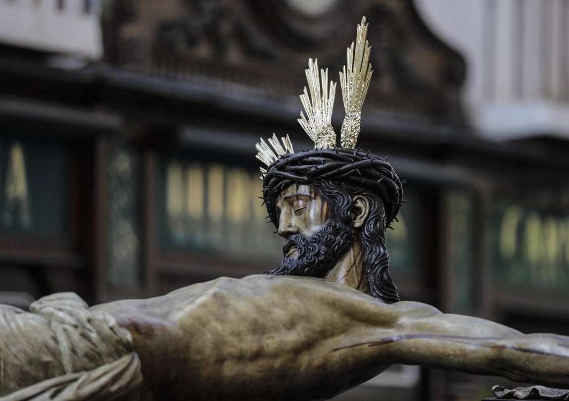 El Vía Crucis del Cristo de la Salud de La Carretería, en imágenes