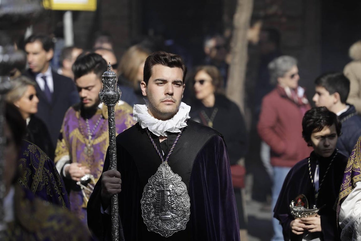 El Vía Crucis del Cristo de la Salud de La Carretería, en imágenes