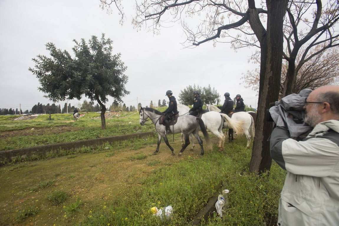 La redada policial en el vacie, Torreblanca y Polígono Sur, en imágenes