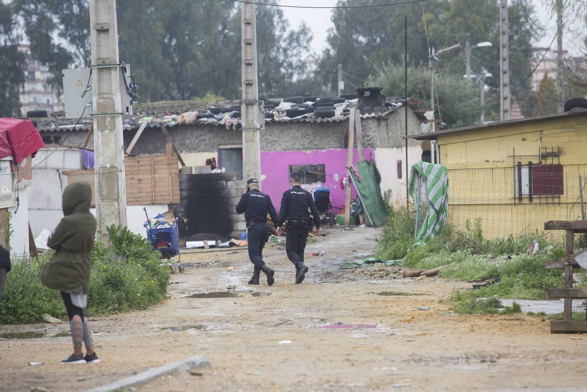 La redada policial en el vacie, Torreblanca y Polígono Sur, en imágenes