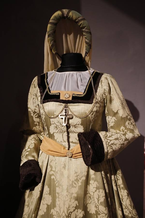 La exposición «Moda y época de Isabel la Católica en Córdoba», en imágenes