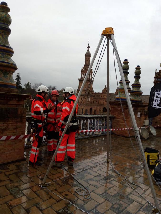 Así trabajan los Bomberos de Sevilla en un rescate