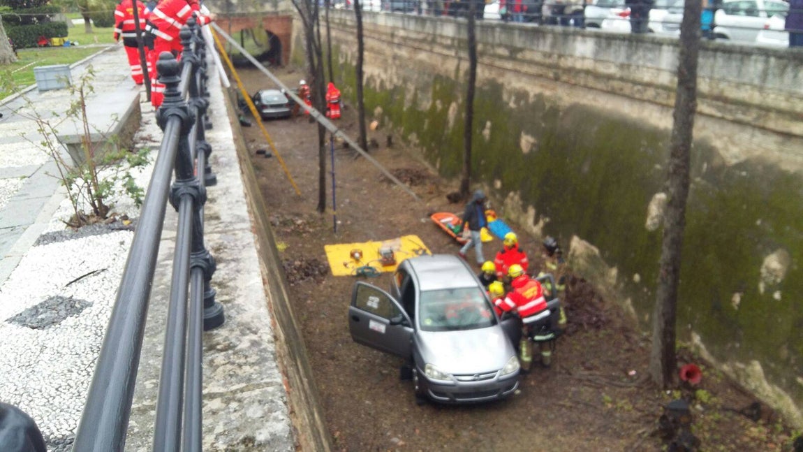 Así trabajan los Bomberos de Sevilla en un rescate