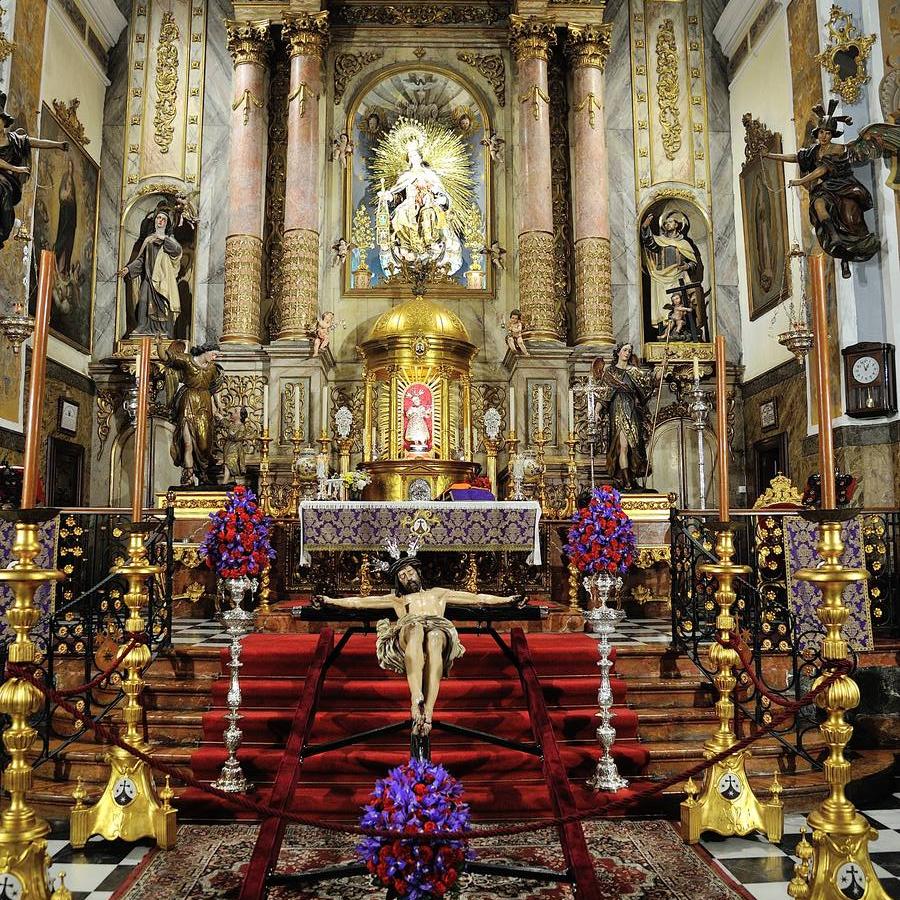 Galería del besapiés del Cristo de los Desamparados del Santo Ángel