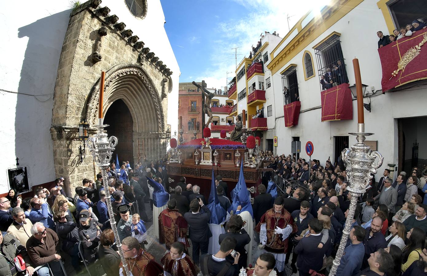 En fotos, estación de penitencia de La Hiniesta en la Semana Santa de Sevilla 2018