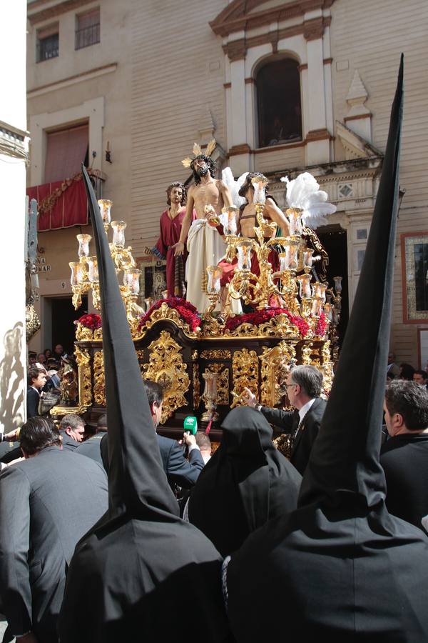 En fotos, la hermandad de Jesús Despojado desborda el Molviedro en la Semana Santa de Sevilla 2018