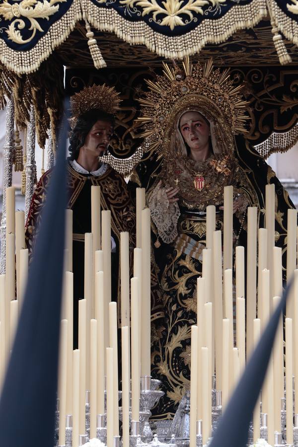 En fotos, la hermandad de Jesús Despojado desborda el Molviedro en la Semana Santa de Sevilla 2018