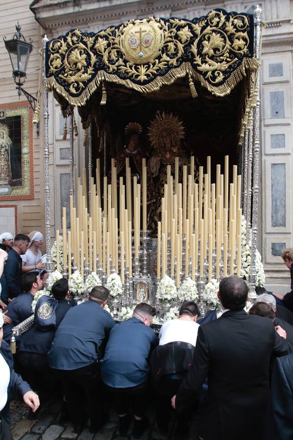 En fotos, la hermandad de Jesús Despojado desborda el Molviedro en la Semana Santa de Sevilla 2018