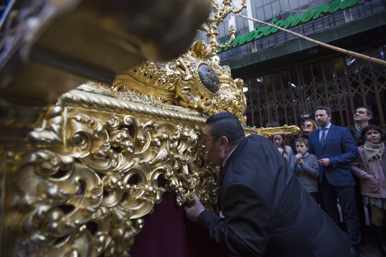 En fotos, La Borriquita abre el Domingo de Ramos en la Semana Santa de Sevilla 2018