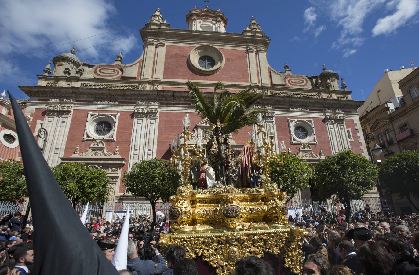 En fotos, La Borriquita abre el Domingo de Ramos en la Semana Santa de Sevilla 2018