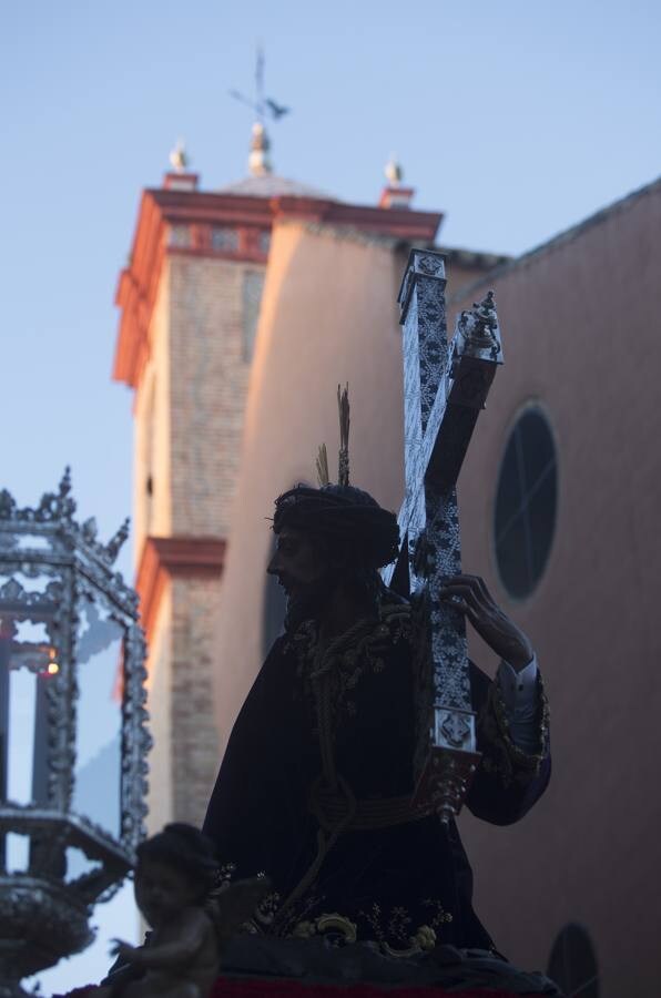 En fotos, la Hermandad de Las Penas recupera la túnica primitiva del Señor en la Semana Santa de Sevilla 2018
