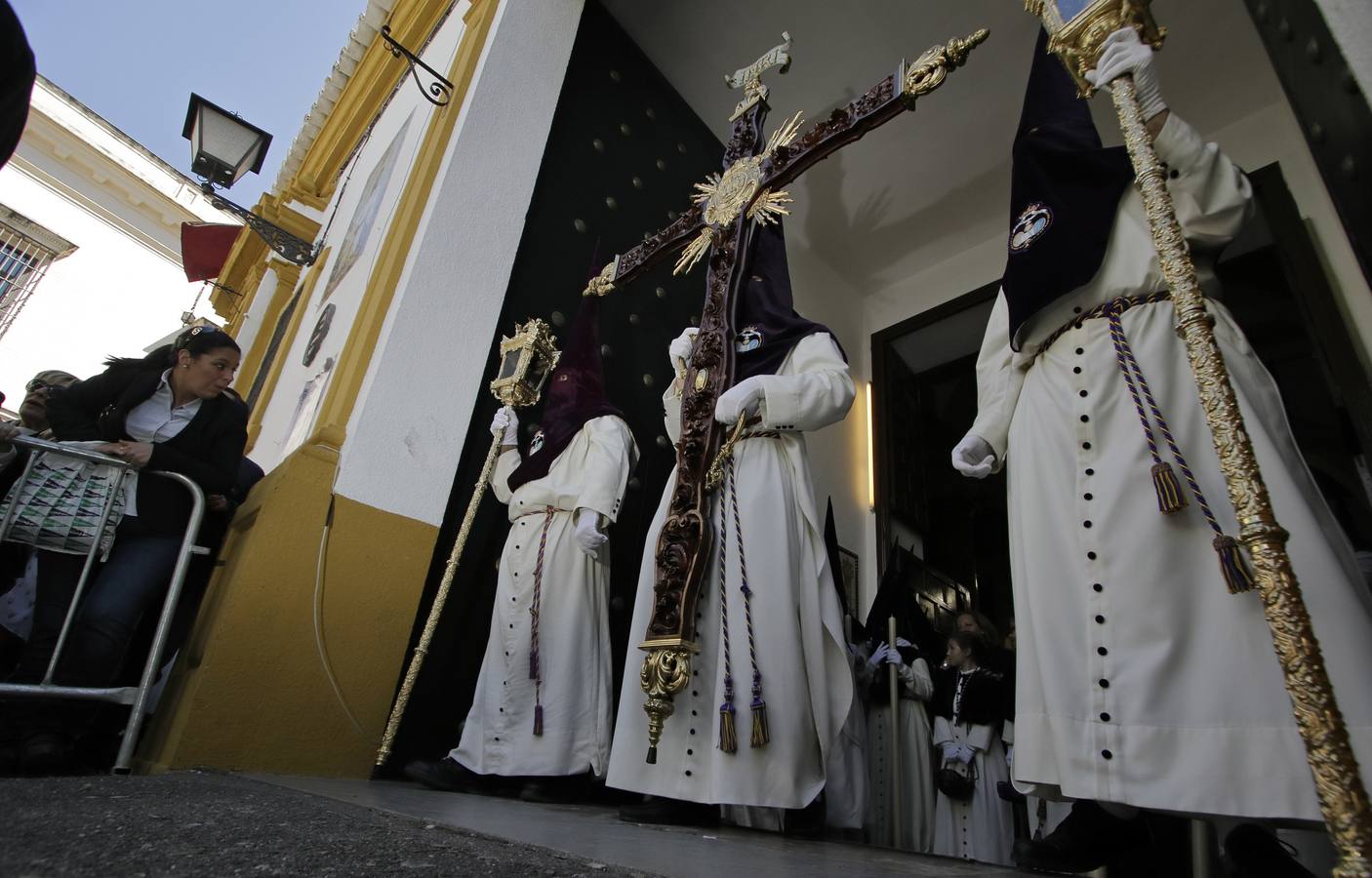 En fotos, el discurrir de la Hermandad de la Redención en el Lunes Santo de la Semana Santa Sevilla 2018