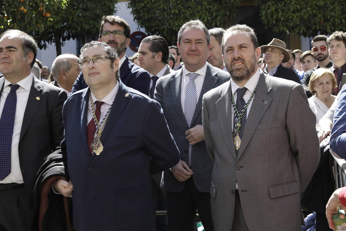 En fotos, el discurrir de la Hermandad de la Redención en el Lunes Santo de la Semana Santa Sevilla 2018