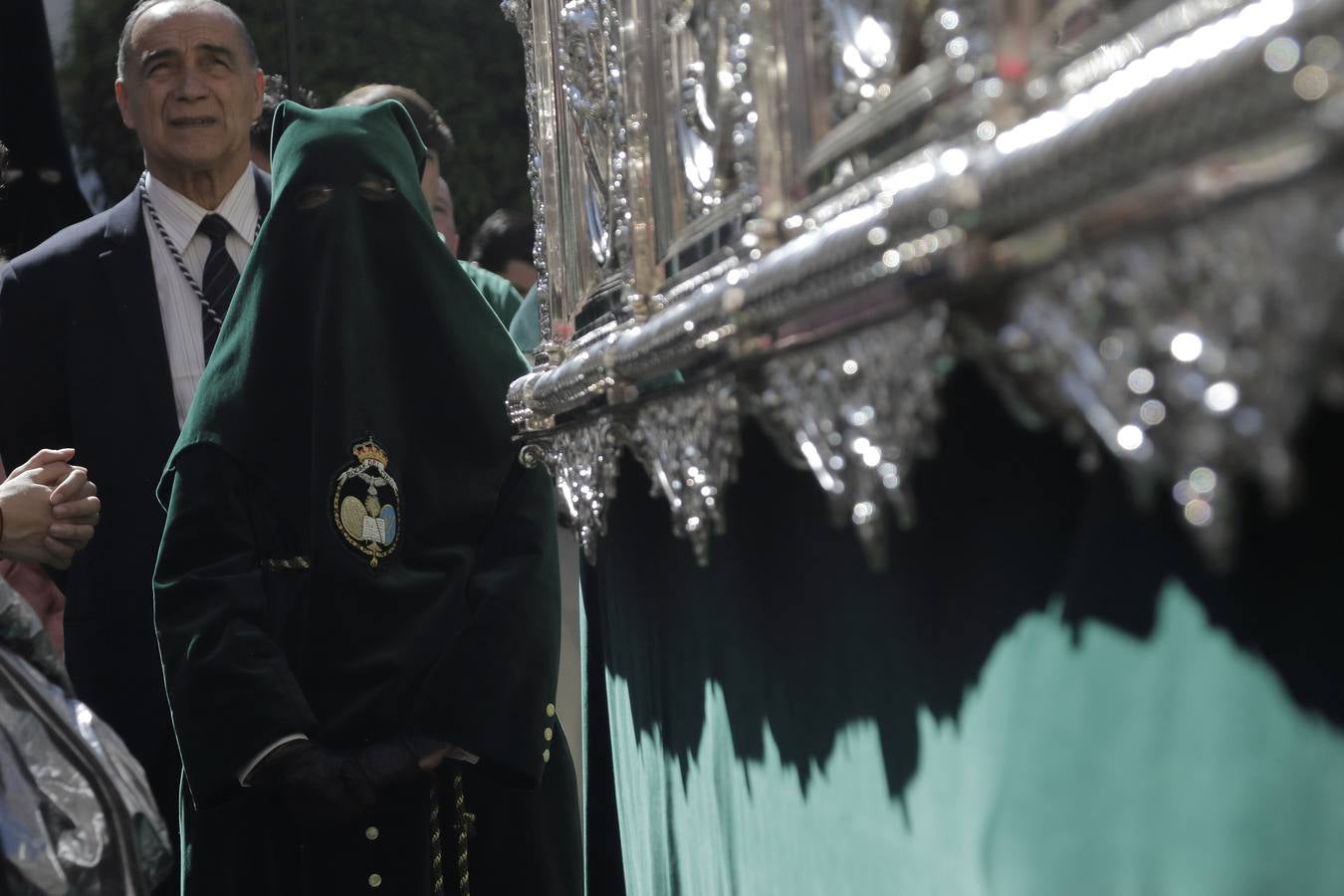 En fotos, el discurrir de la Hermandad de la Redención en el Lunes Santo de la Semana Santa Sevilla 2018