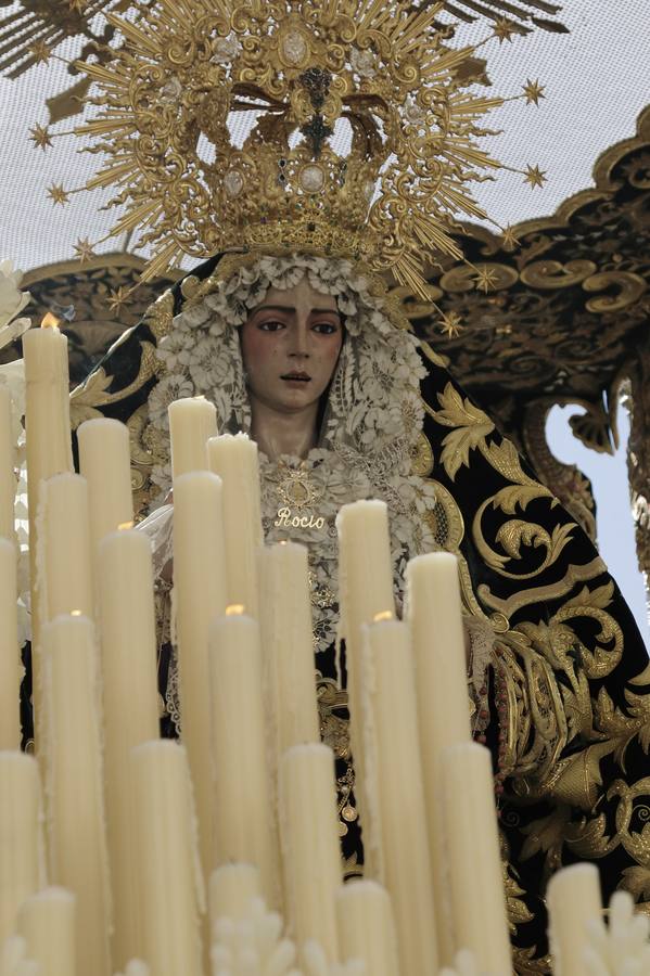 En fotos, el discurrir de la Hermandad de la Redención en el Lunes Santo de la Semana Santa Sevilla 2018