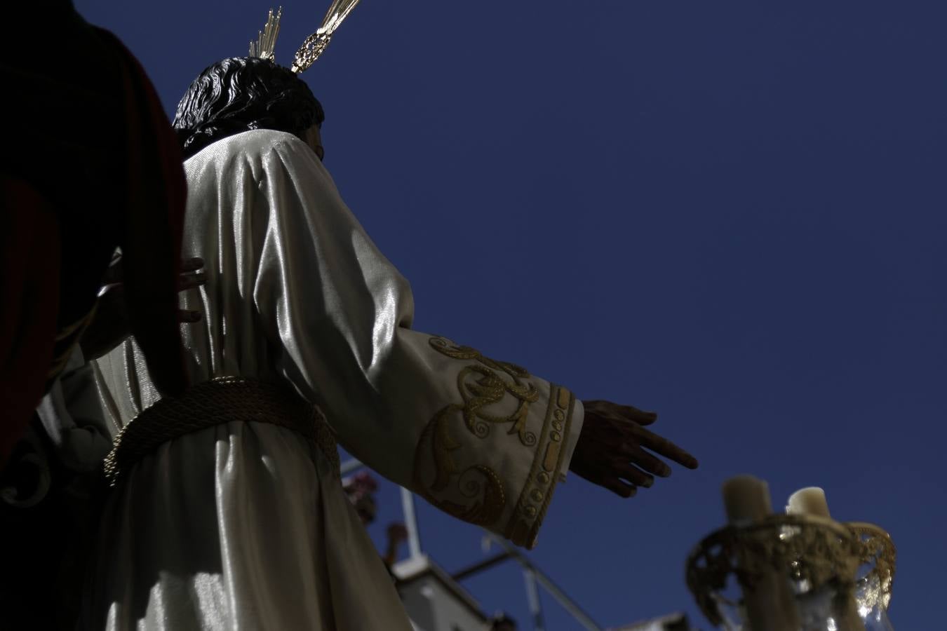 En fotos, el discurrir de la Hermandad de la Redención en el Lunes Santo de la Semana Santa Sevilla 2018