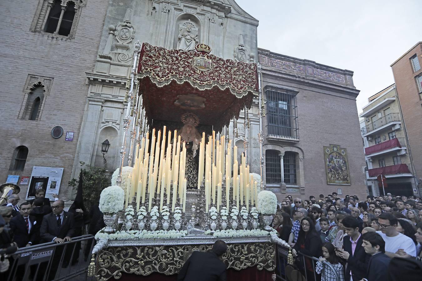 En fotos, el Cristo de Burgos en la Semana Santa de Sevilla 2018