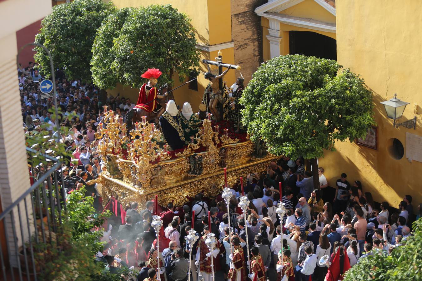 En fotos, San Martín vive la salida de la Lanzada en la Semana Santa de Sevilla 2018