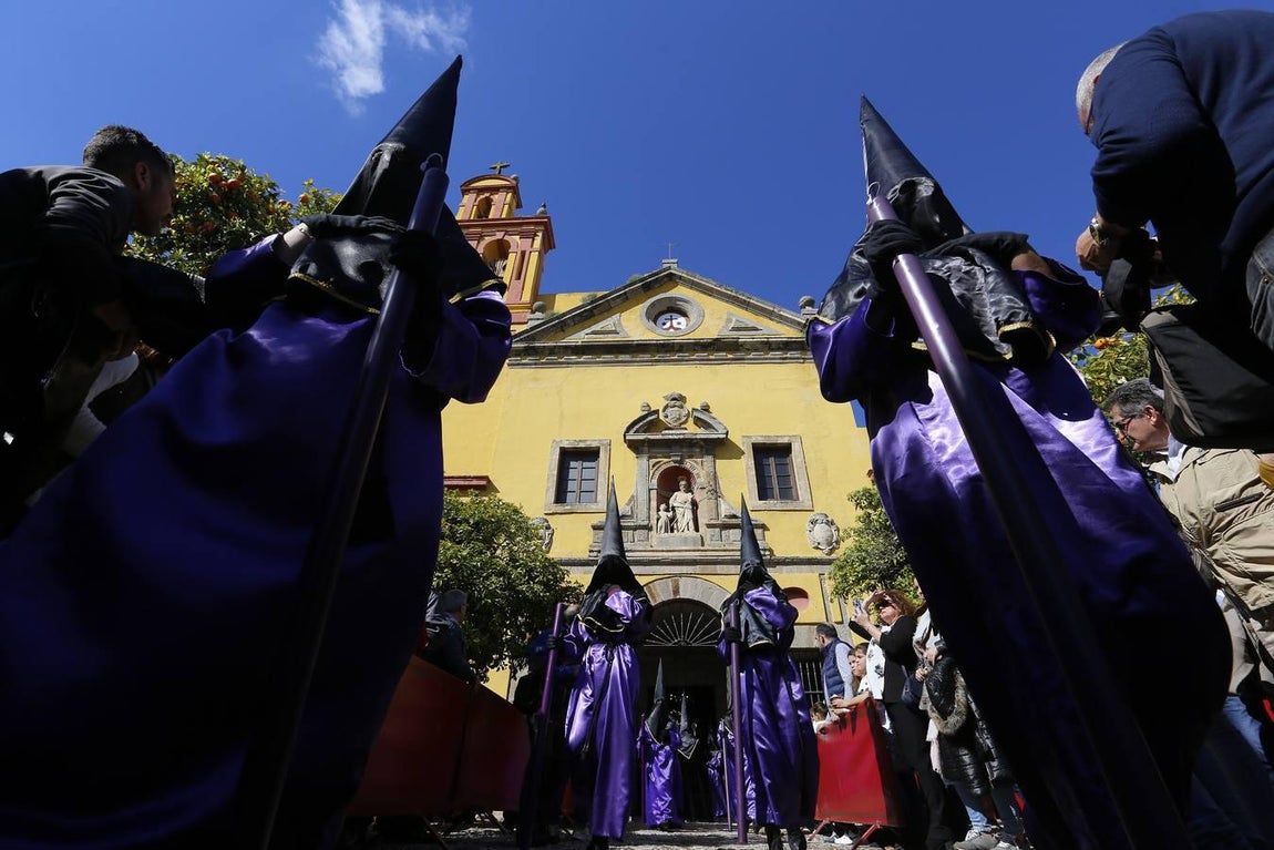 En imágenes, la hermandad del Caído de Jueves Santo
