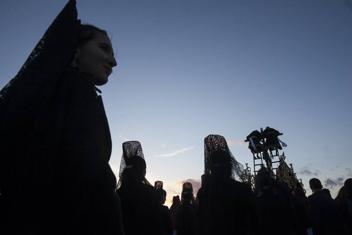 La cofradía del Descendimiento de Córdoba, en imágenes