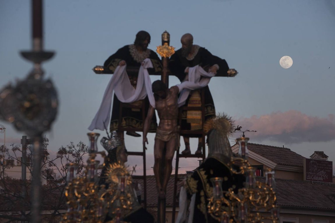 La cofradía del Descendimiento de Córdoba, en imágenes