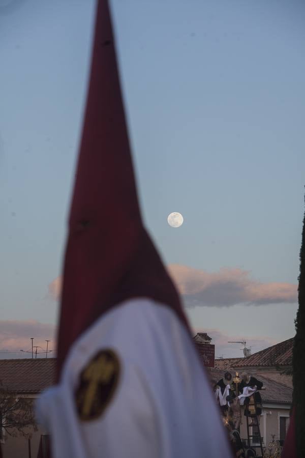 La cofradía del Descendimiento de Córdoba, en imágenes