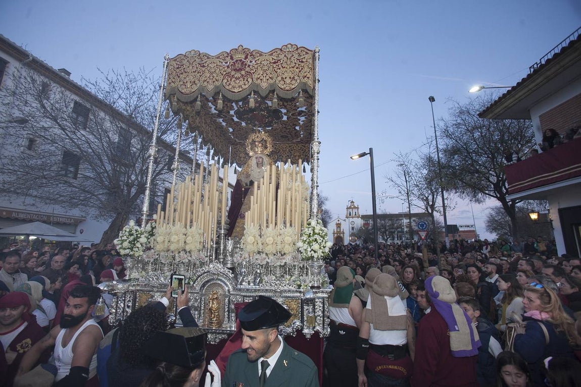 La cofradía del Descendimiento de Córdoba, en imágenes