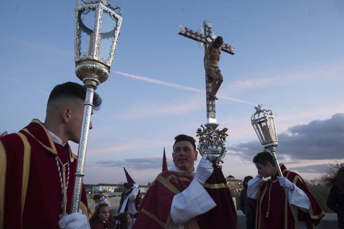 La cofradía del Descendimiento de Córdoba, en imágenes