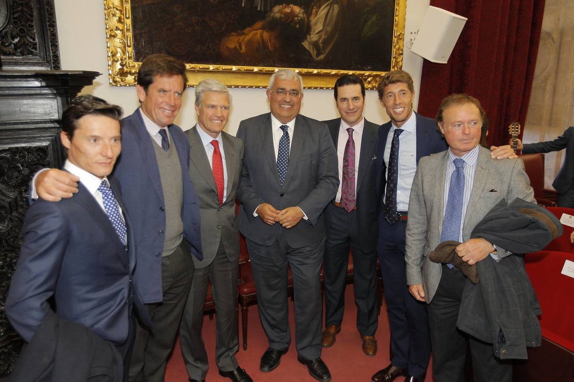 La entrega del Premio de Cultura a Curro Romero, en imágenes