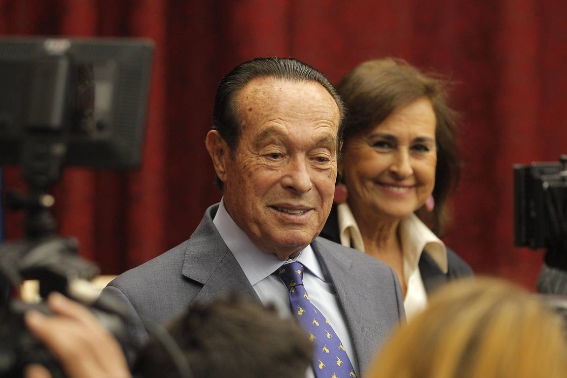 La entrega del Premio de Cultura a Curro Romero, en imágenes