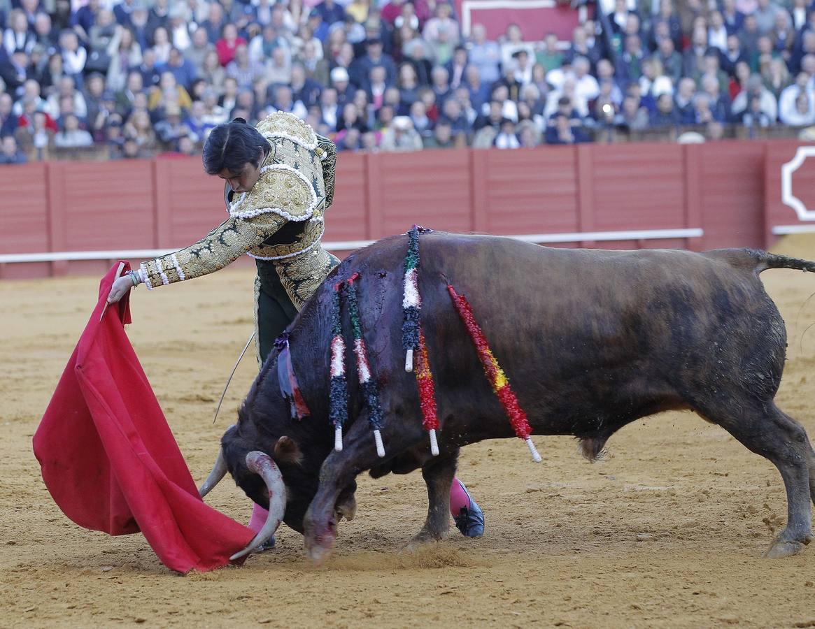 En fotos, corrida de toros del viernes del ciclo continuado de abono en Sevilla 2018