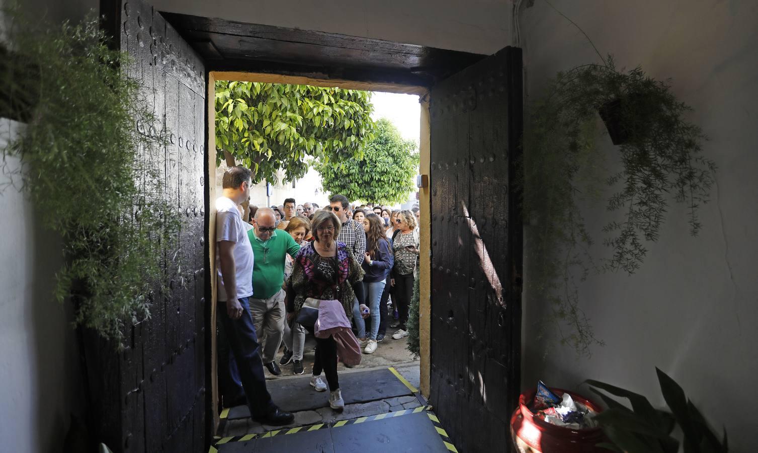 Las colas del primer fin de semana de los Patios de Córdoba de 2018, en imágenes