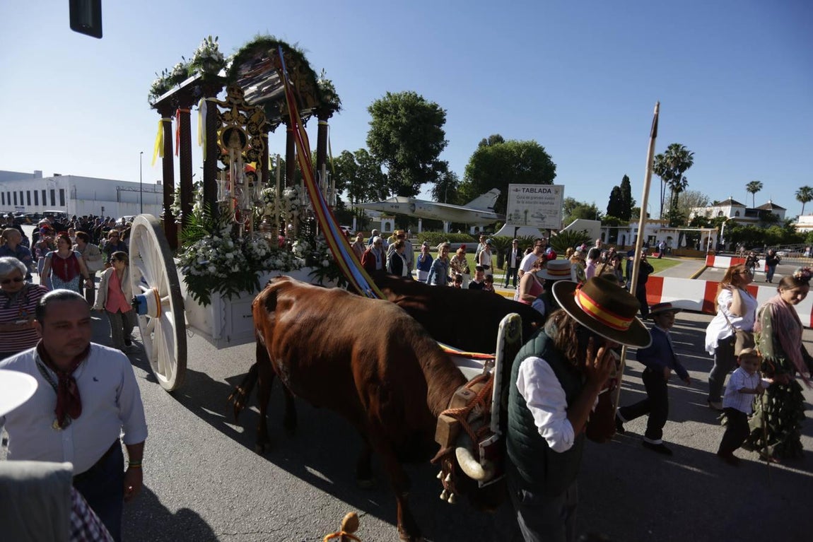 El Rocío 2018 en imágenes: Salida de la Hermandad Castrense de Sevilla