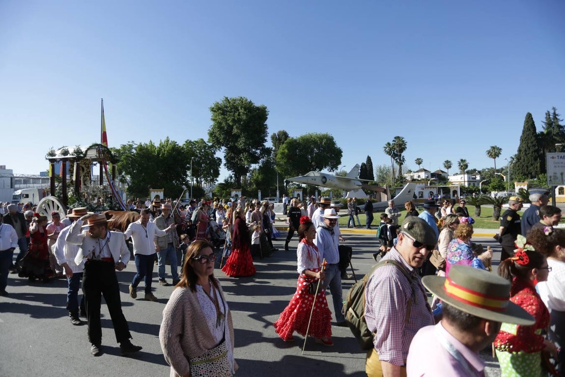 El Rocío 2018 en imágenes: Salida de la Hermandad Castrense de Sevilla
