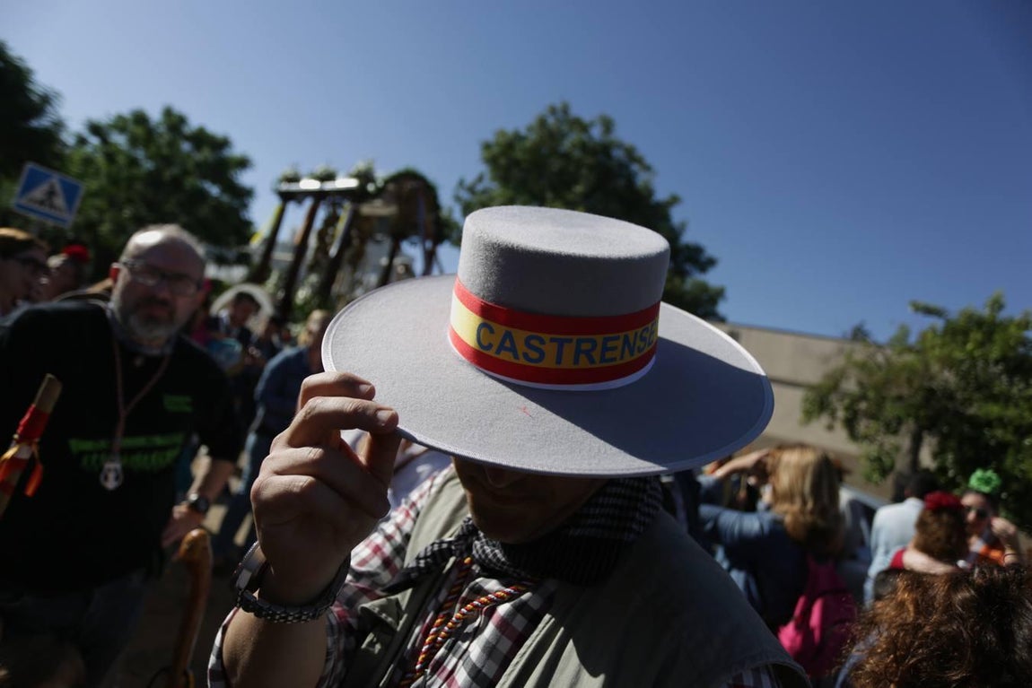 El Rocío 2018 en imágenes: Salida de la Hermandad Castrense de Sevilla