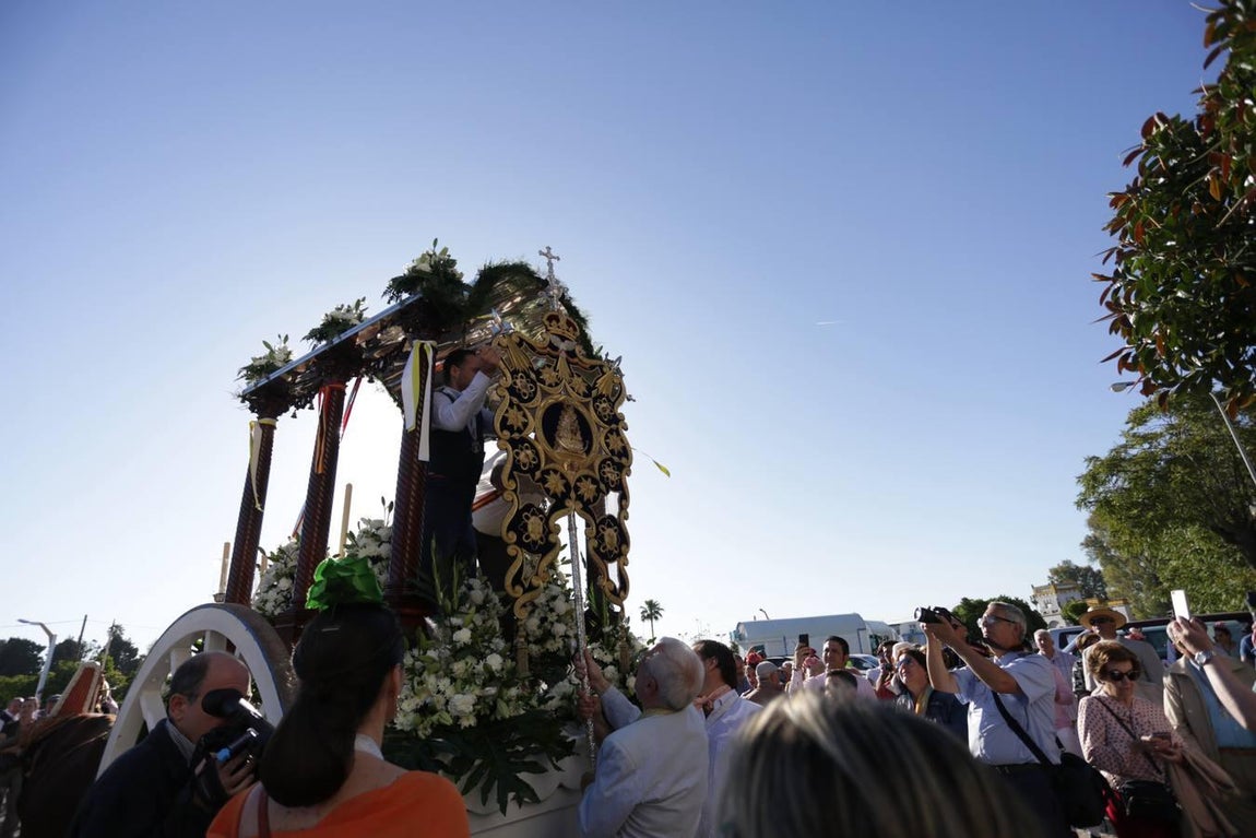 El Rocío 2018 en imágenes: Salida de la Hermandad Castrense de Sevilla