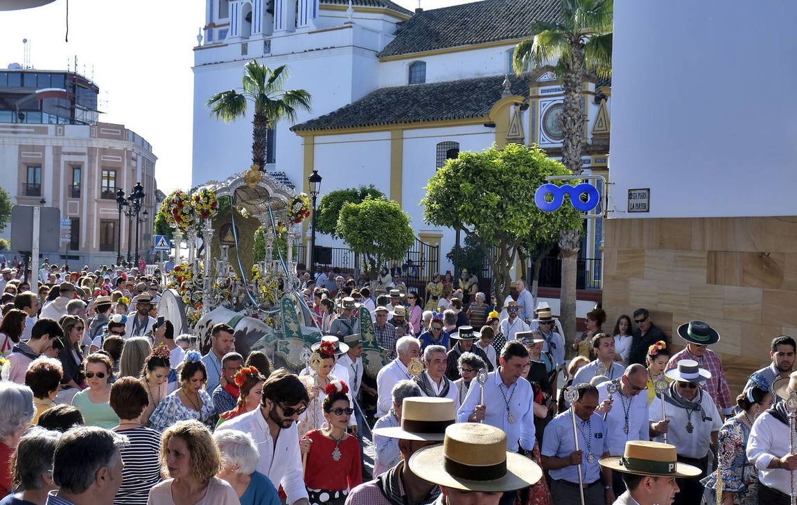 El Rocío 2018 en imágenes: salida de la Hermandad de Pilas