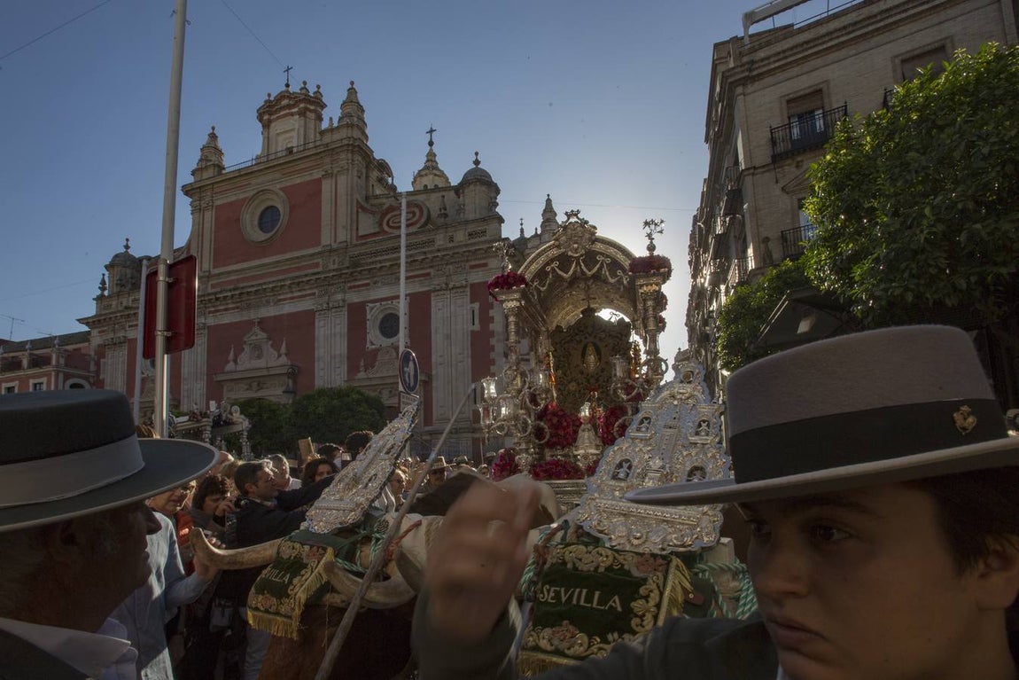 El Rocío 2018 en imágenes: salida de la Hermandad de Sevilla
