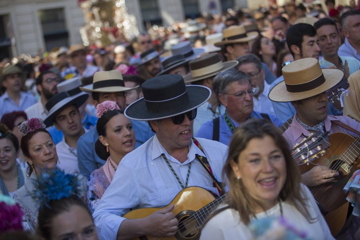 El Rocío 2018 en imágenes: salida de la Hermandad de Sevilla
