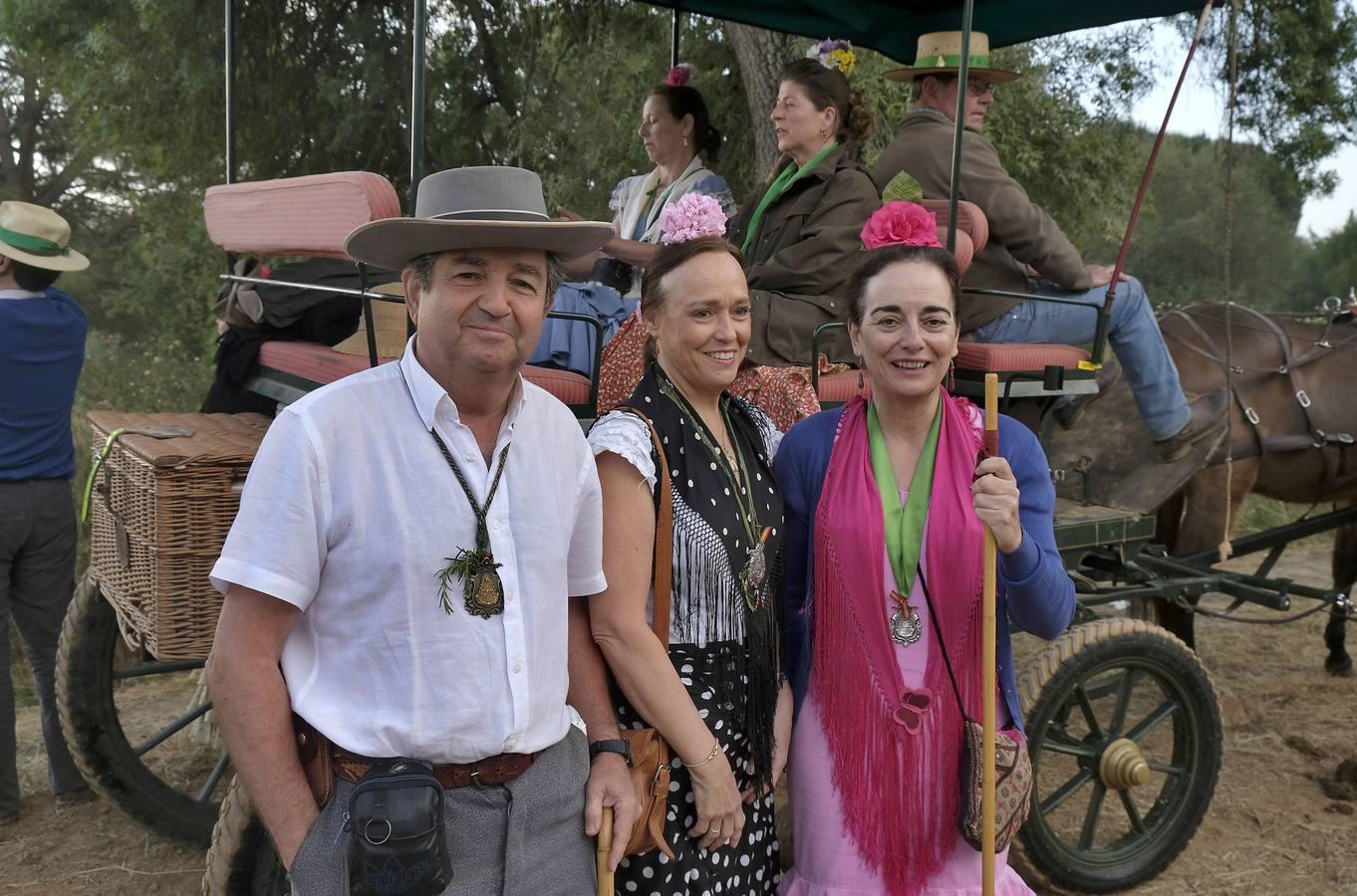 Ignacio González Valverde, Manuela Pemán y Carmen Obando