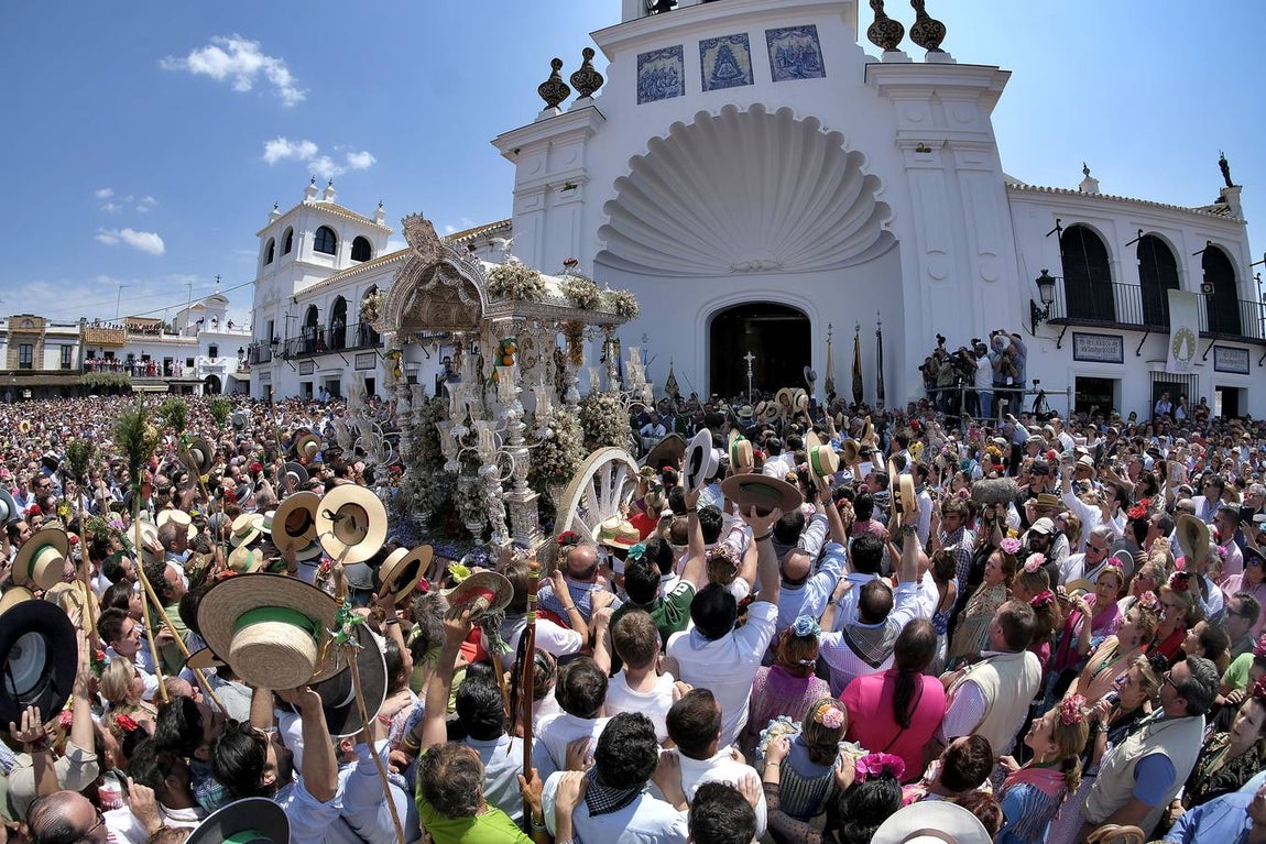 Emoción desbordada en la presentación de las hermandades del Rocío 2018
