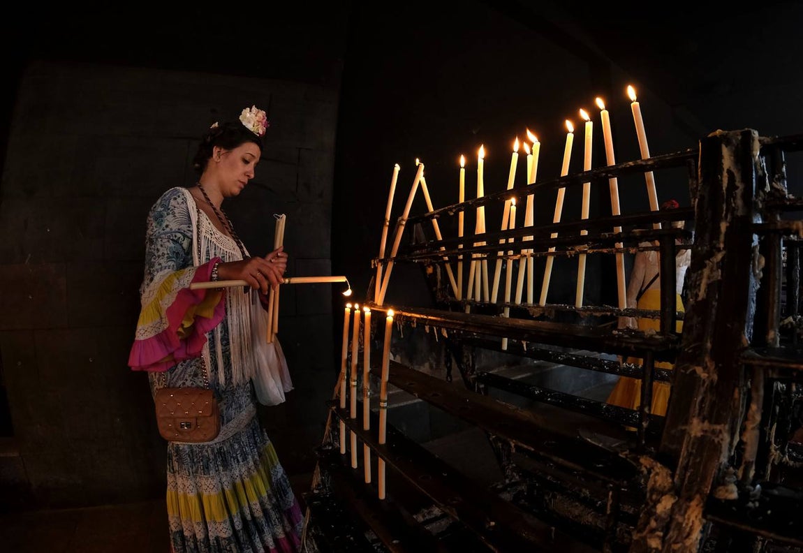 El Rocío 2018: Domingo de devoción y lluvia en la aldea