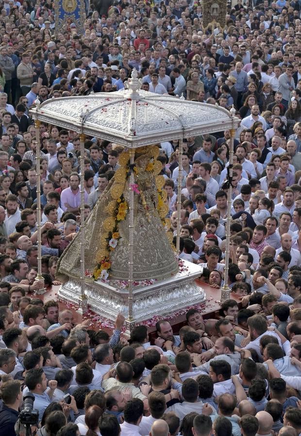 El Rocío 2018: La procesión de la Virgen, en imágenes