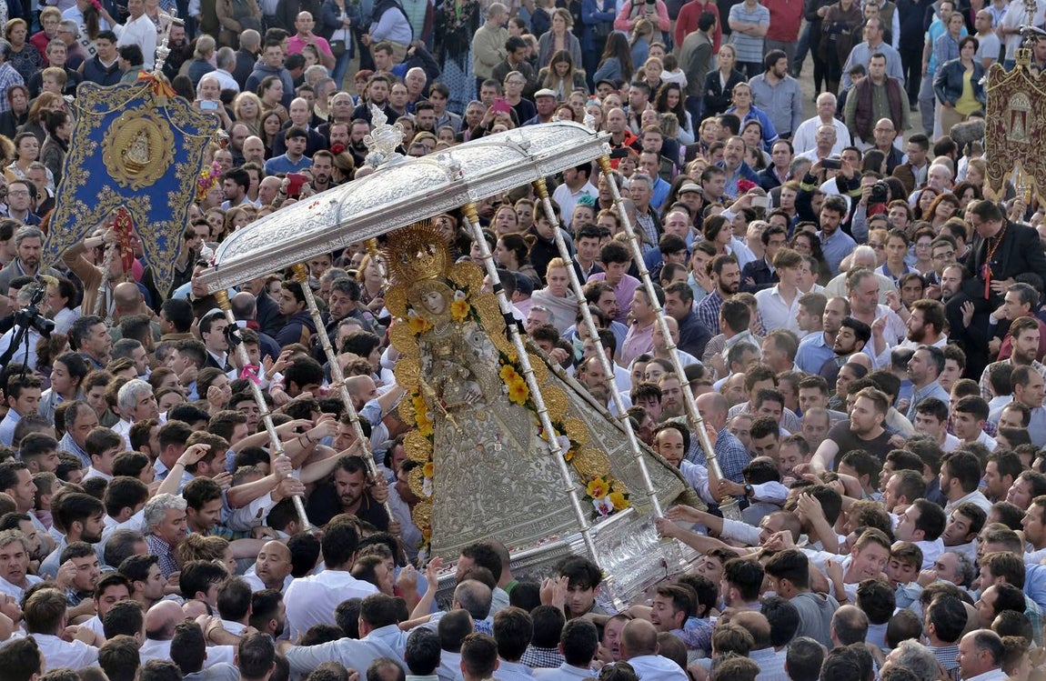 El Rocío 2018: La procesión de la Virgen, en imágenes